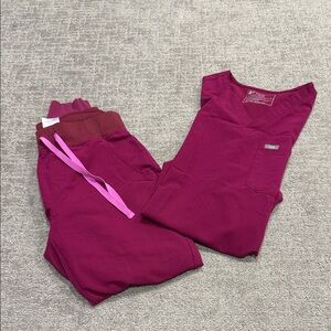 FIGS Scrub Set Dark Pink SMALL